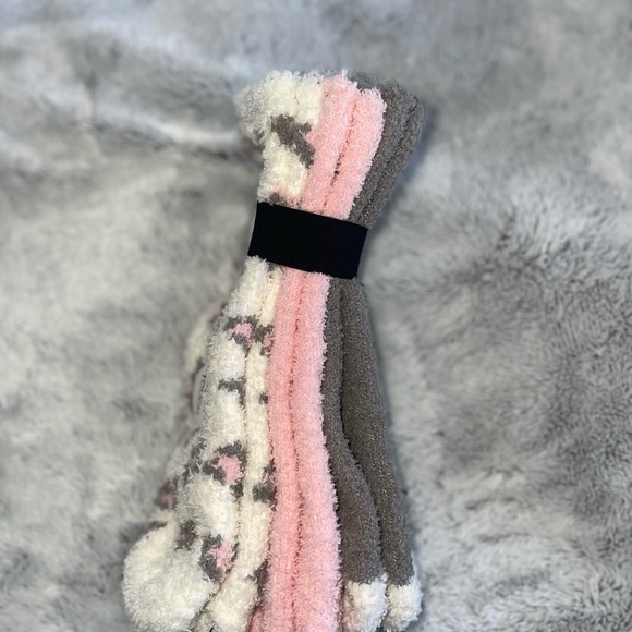 Memoi, BNWT, 3 pairs, cozy socks - Picture 3 of 4